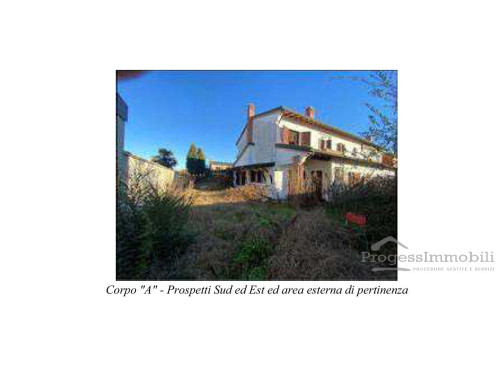 LOTTO 1: VILLA BIFAMILIARE E BOX